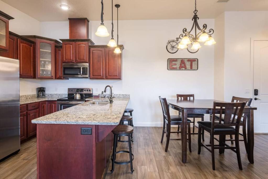 מואב Luxury Downtown Rental - La Dolce Vita Villa #4 מראה חיצוני תמונה